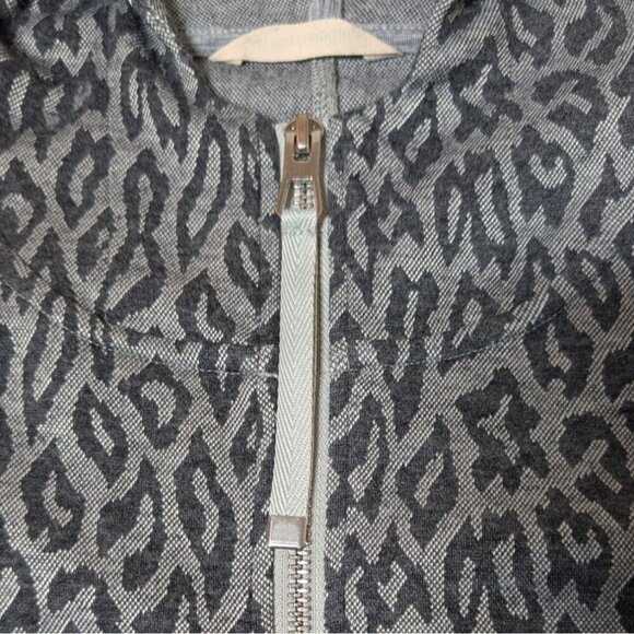 Soft Surroundings Hooded Sweater Womens Medium Leopard Print Cozy Layer Jacket - Picture 7 of 9